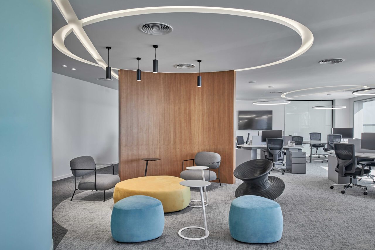 The collaboration zone at the MEX Energy office was designed by Studio Sahab and built by Motif